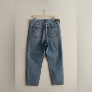 American Eagle Outfitters Strigid Light Blue Mom Jean